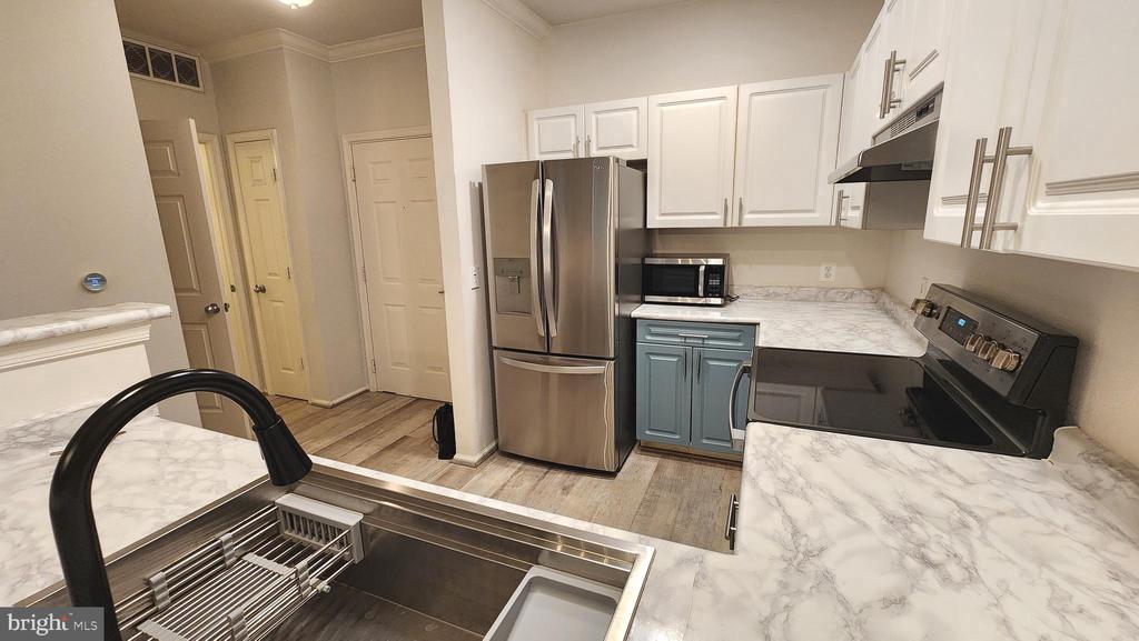 3009 NICOSH CIRCLE 4303
