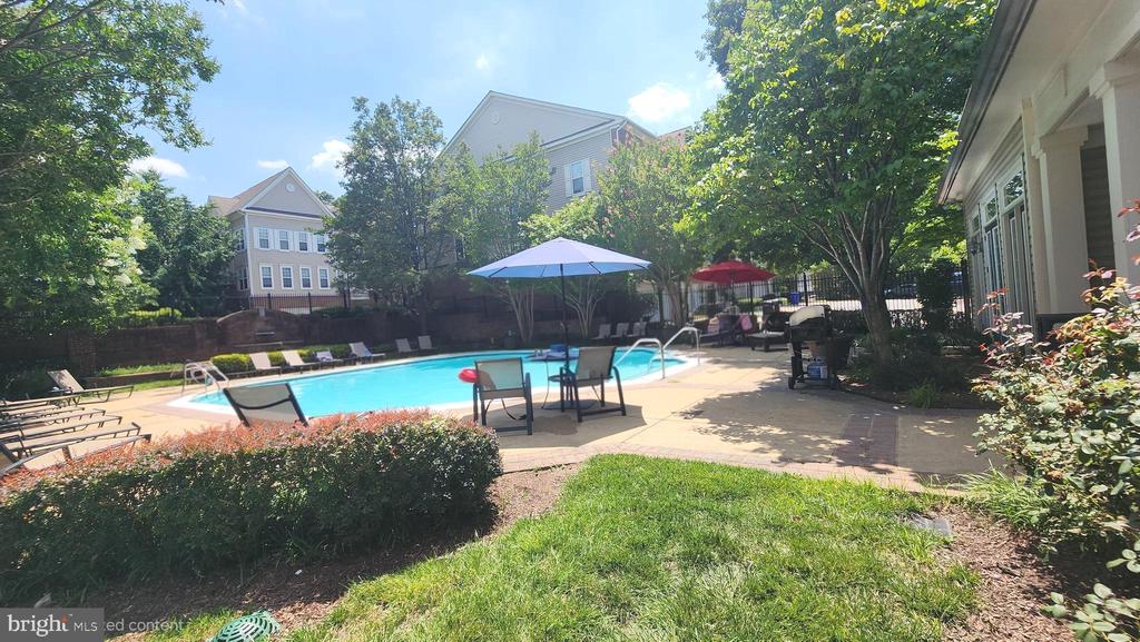3009 NICOSH CIRCLE 4303