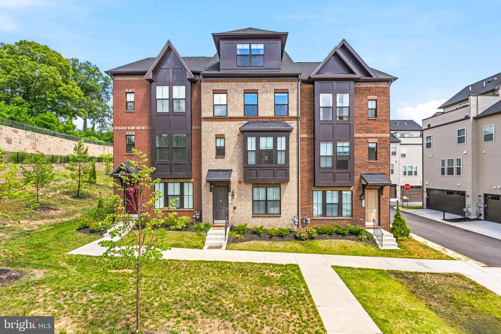 7353 MOUNTAINEER DRIVE