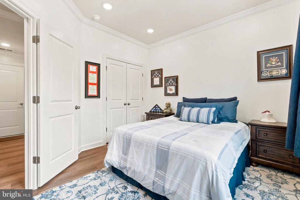 7353 MOUNTAINEER DRIVE