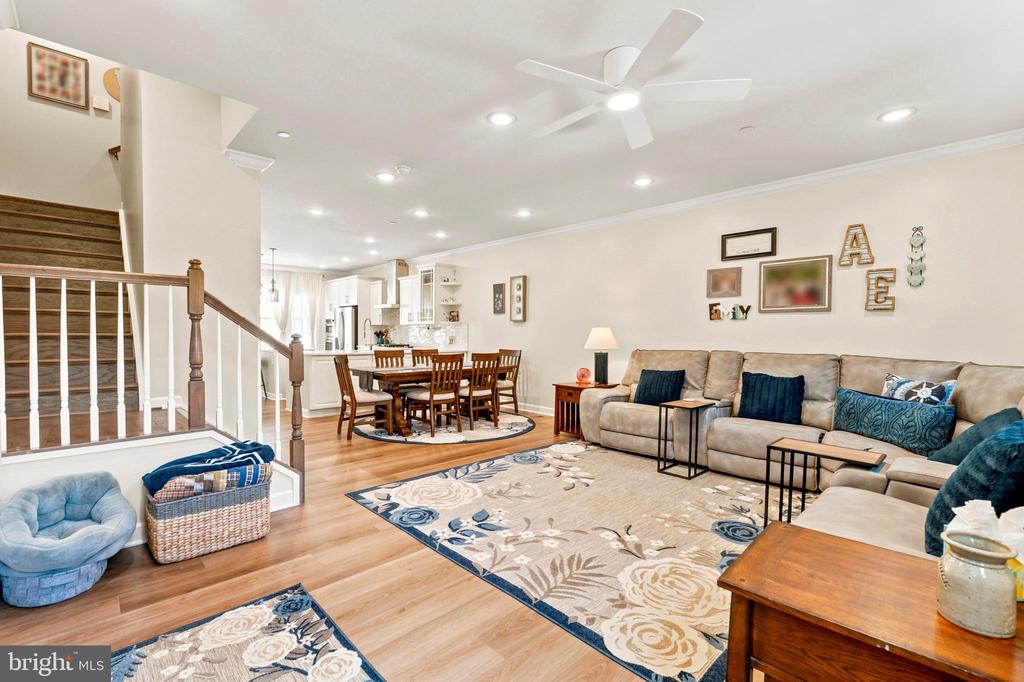 7353 MOUNTAINEER DRIVE