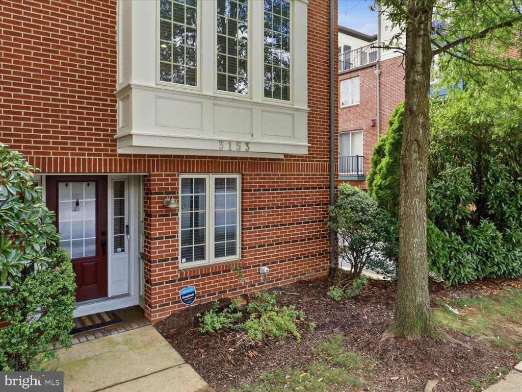 3153 BLUE BARN WAY