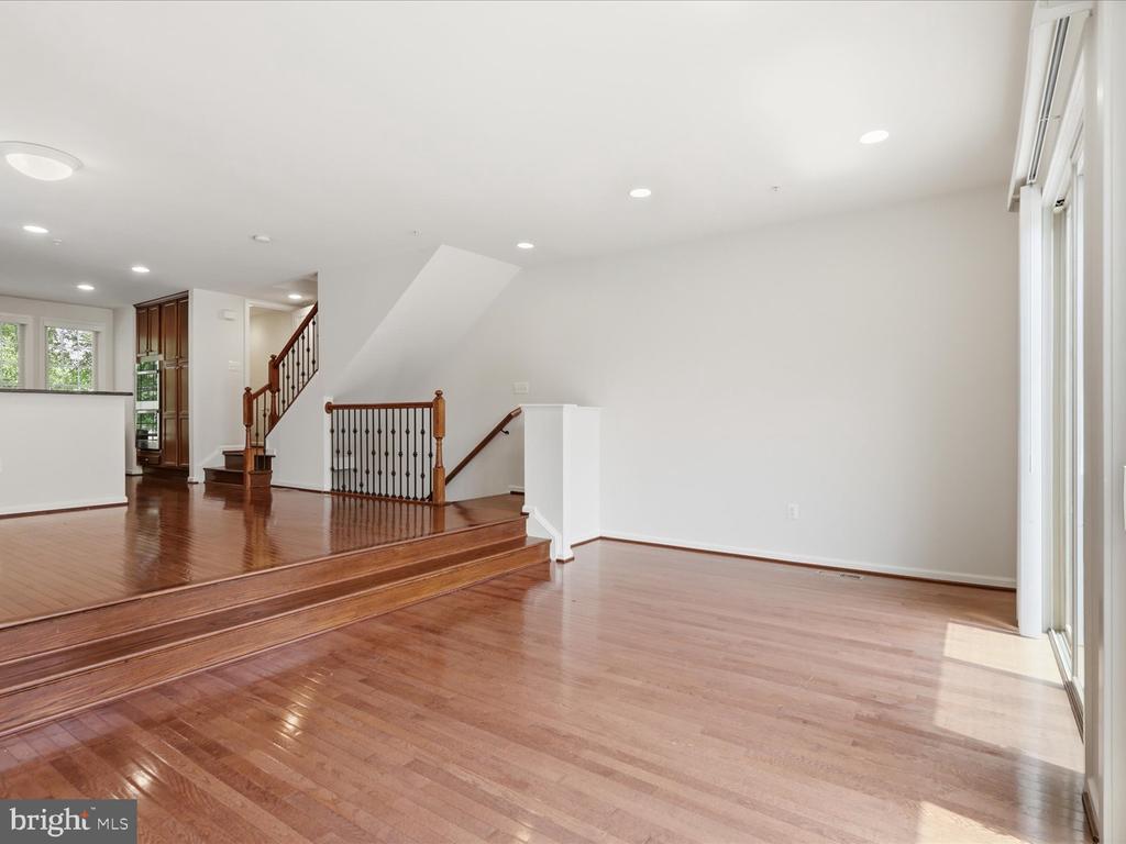 3153 BLUE BARN WAY