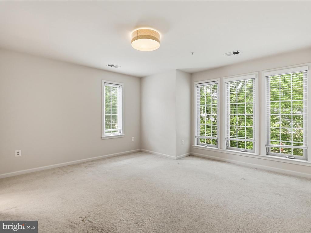 3153 BLUE BARN WAY