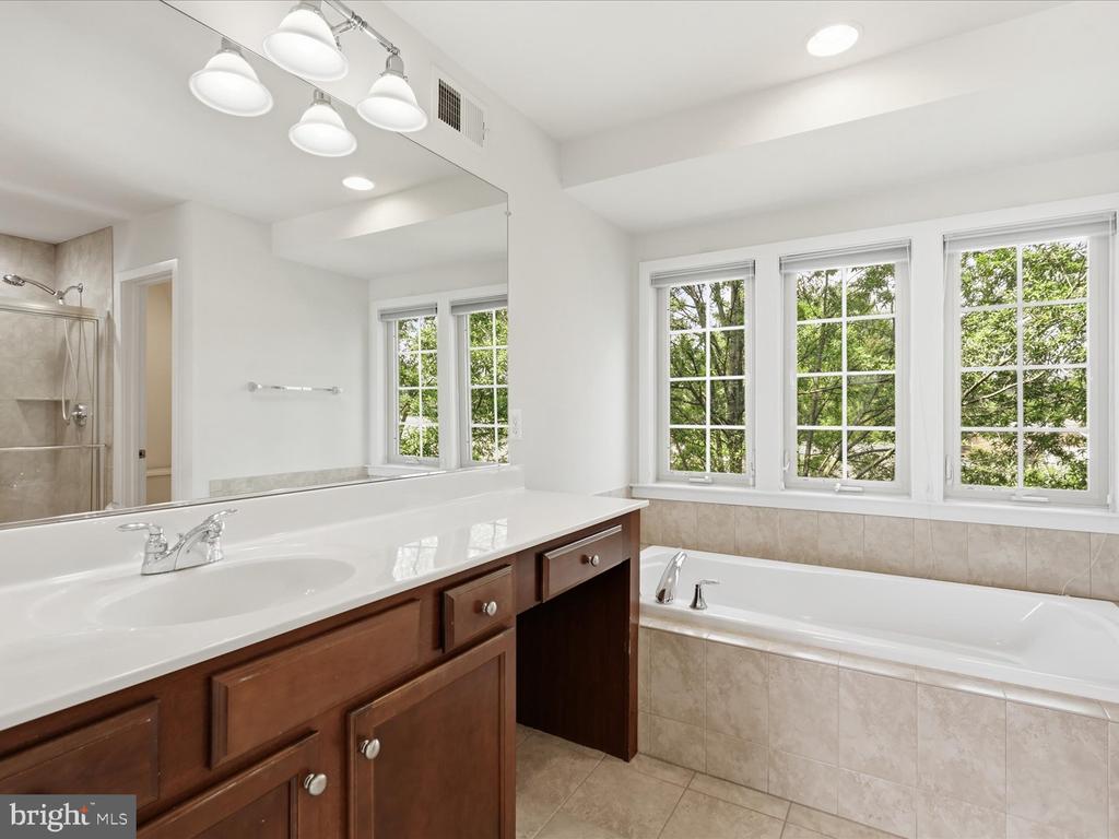 3153 BLUE BARN WAY