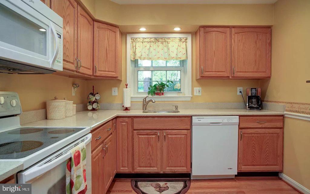 3124 BARNARD COURT