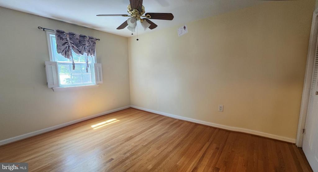 3124 BARNARD COURT
