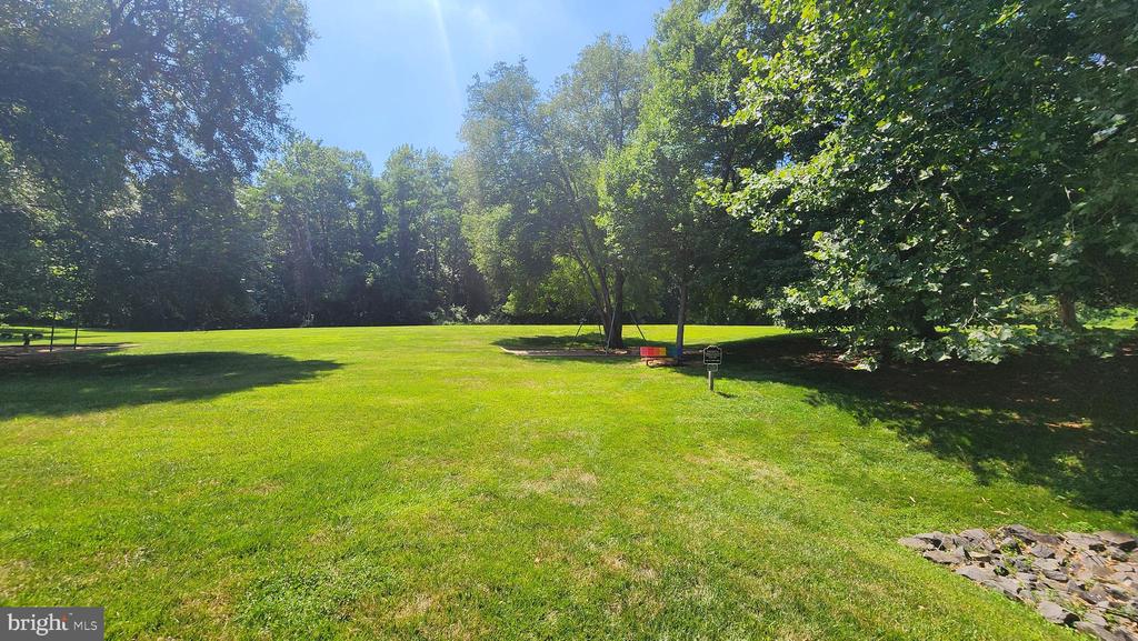 3124 BARNARD COURT