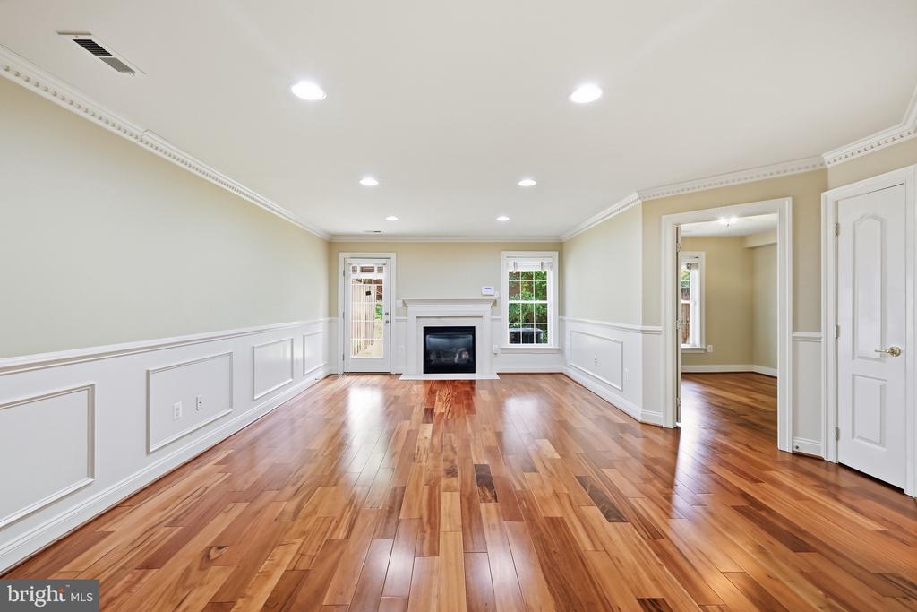 6403 VELLIETY LANE