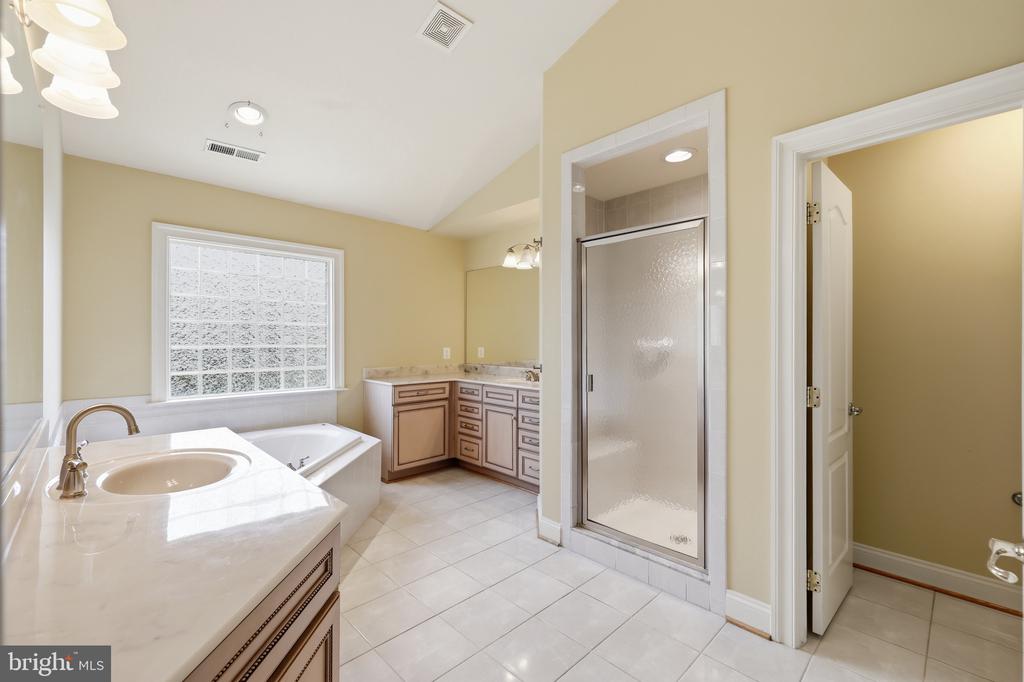 6403 VELLIETY LANE