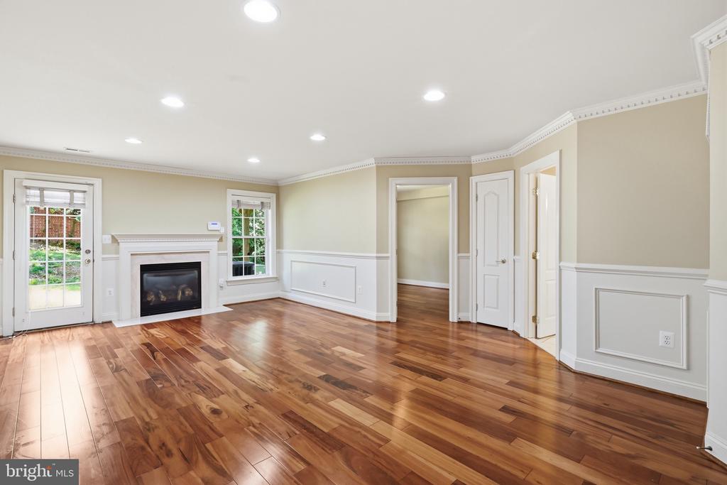 6403 VELLIETY LANE