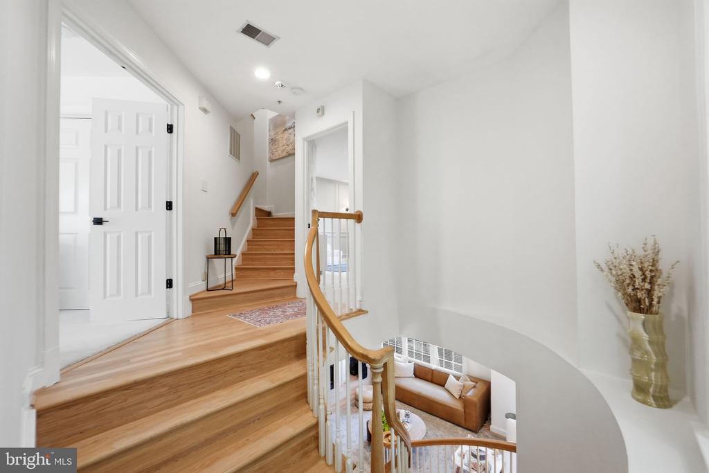 1320 LESSARD LANE