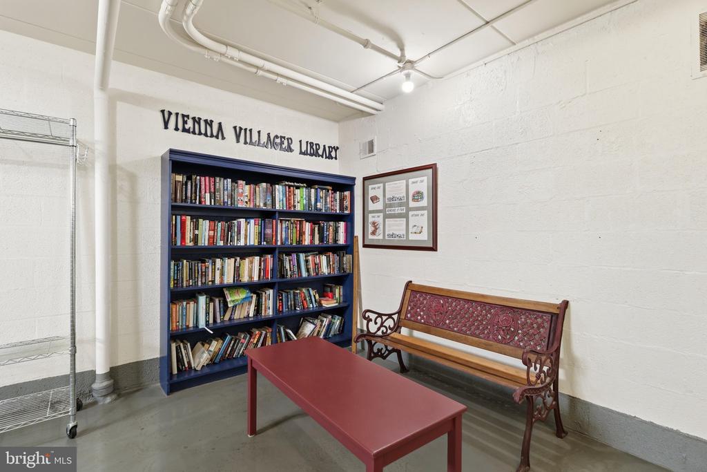 200 LOCUST STREET SE Unit: 405