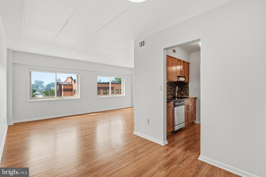 200 LOCUST STREET SE Unit: 405