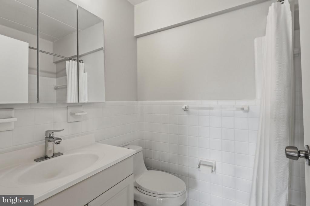 200 LOCUST STREET SE Unit: 405