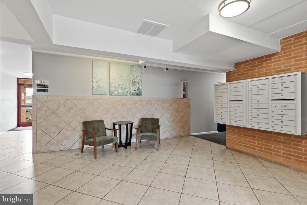 200 LOCUST STREET SE Unit: 405