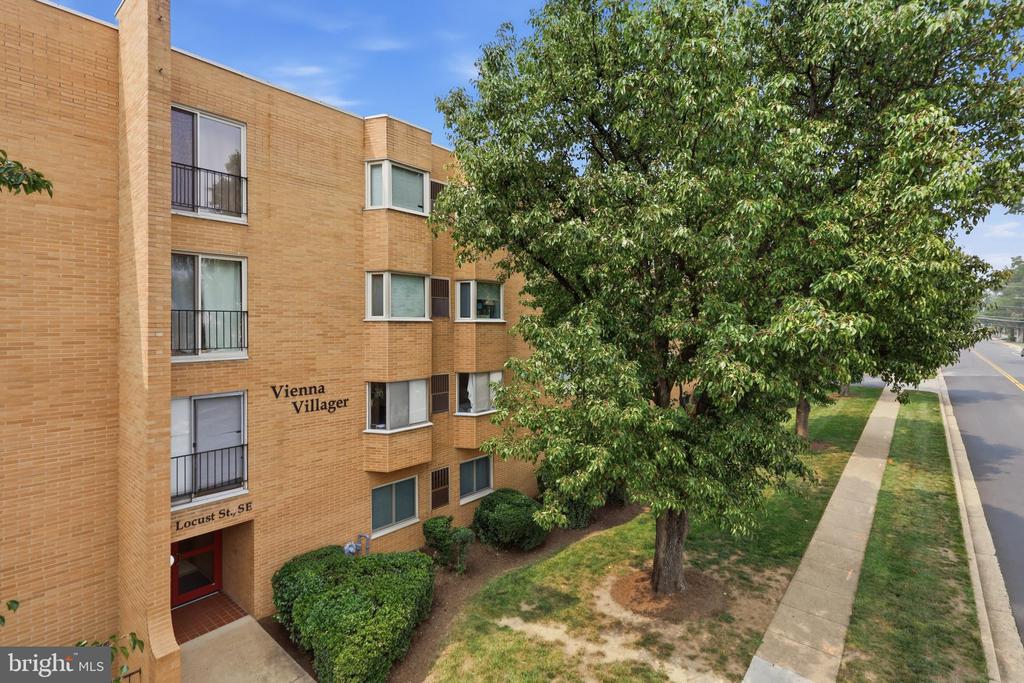 200 LOCUST STREET SE Unit: 405