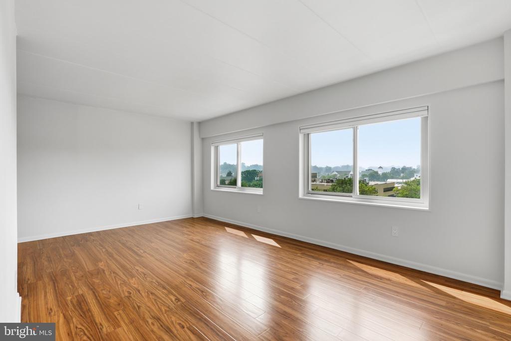 200 LOCUST STREET SE Unit: 405