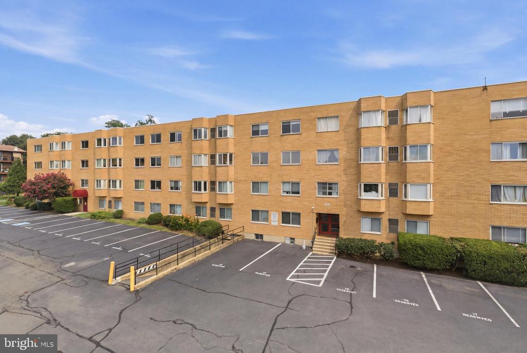 200 LOCUST STREET SE Unit: 405