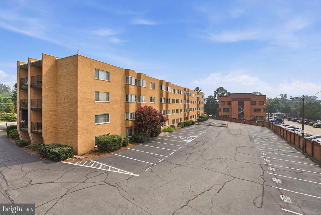200 LOCUST STREET SE Unit: 405