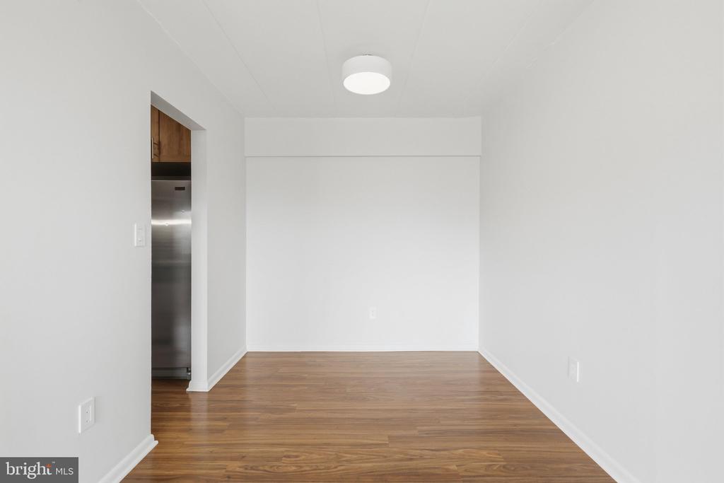 200 LOCUST STREET SE Unit: 405