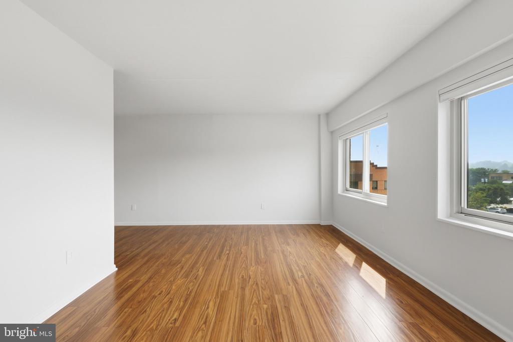 200 LOCUST STREET SE Unit: 405