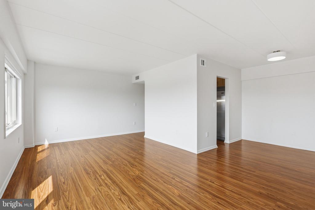 200 LOCUST STREET SE Unit: 405