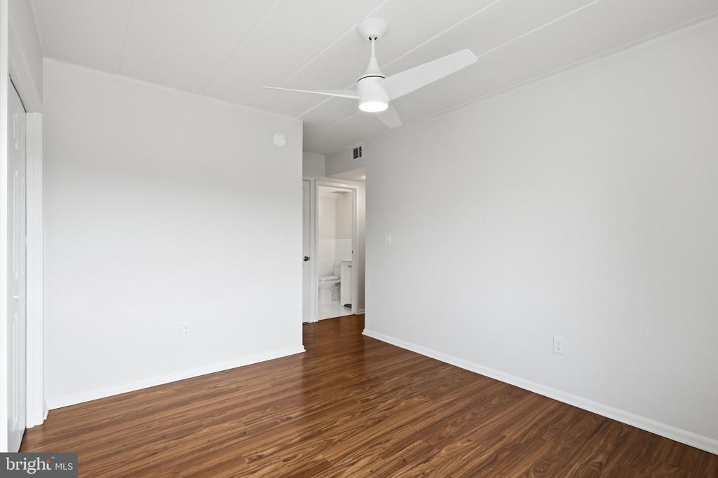 200 LOCUST STREET SE Unit: 405