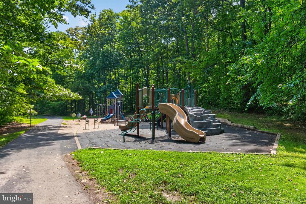 8811 HAYLOAD COURT