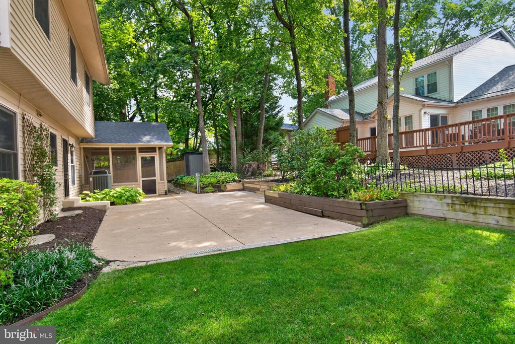 8811 HAYLOAD COURT
