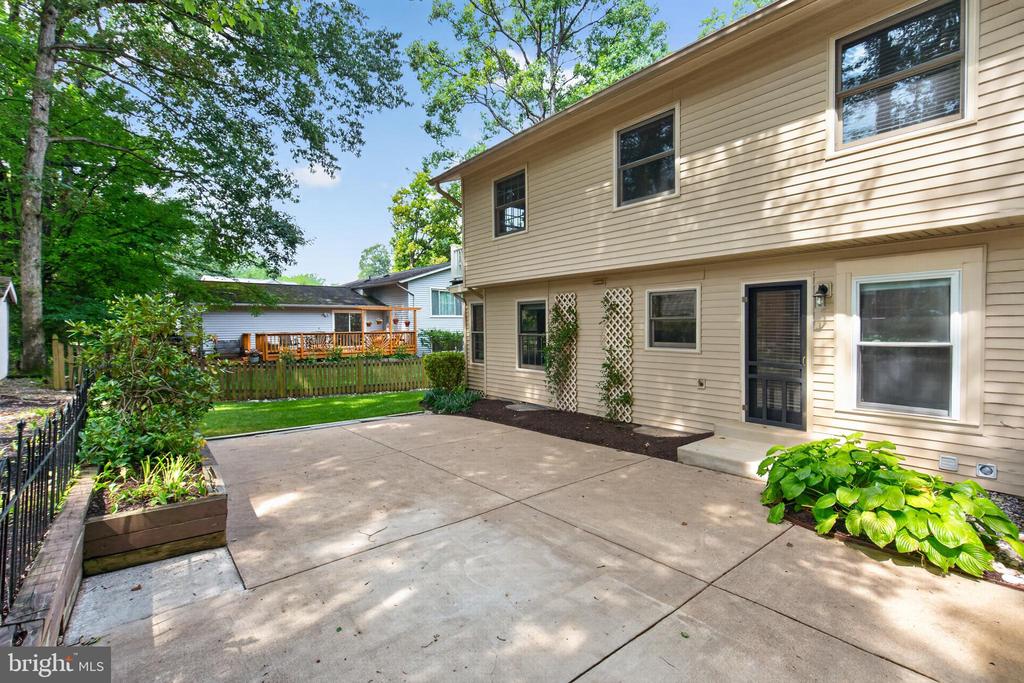 8811 HAYLOAD COURT