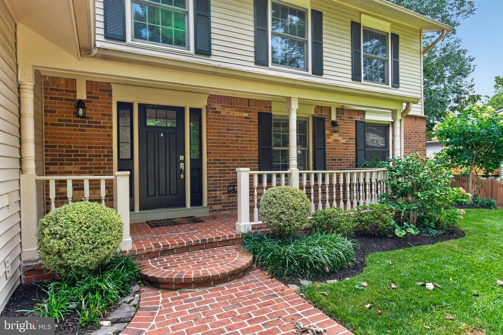 8811 HAYLOAD COURT