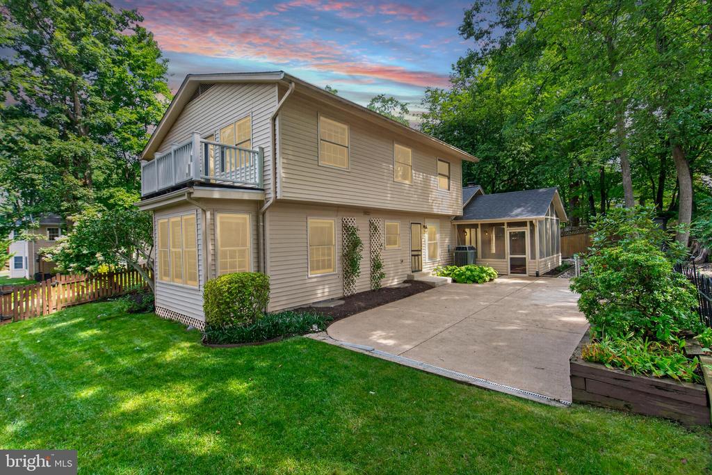 8811 HAYLOAD COURT
