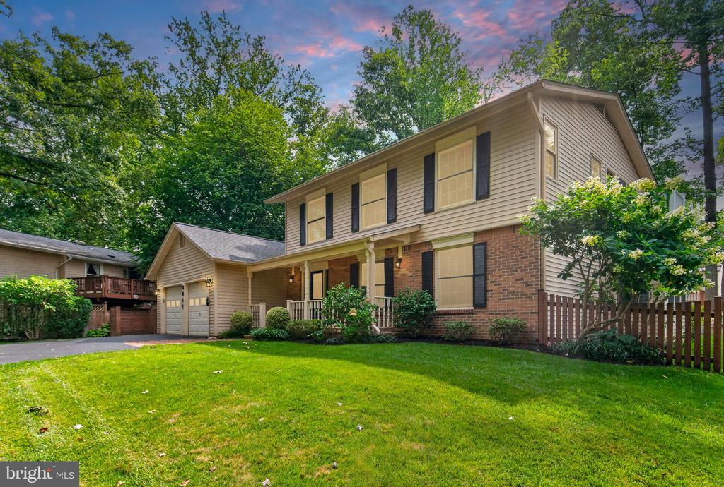 8811 HAYLOAD COURT