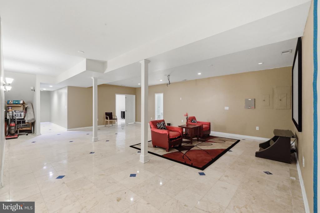 9205 FOREST GREENS DRIVE
