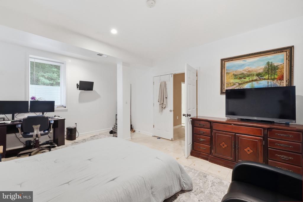9205 FOREST GREENS DRIVE