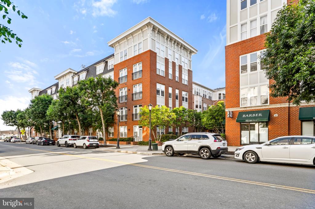 2665 PROSPERITY AVENUE Unit: 105