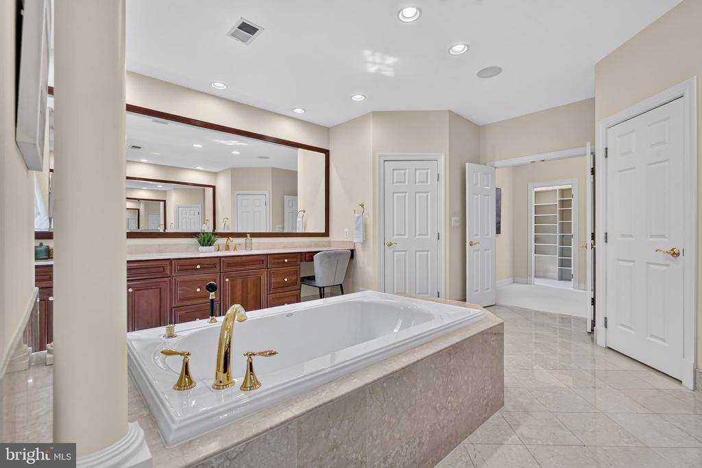 7834 MONTVALE WAY