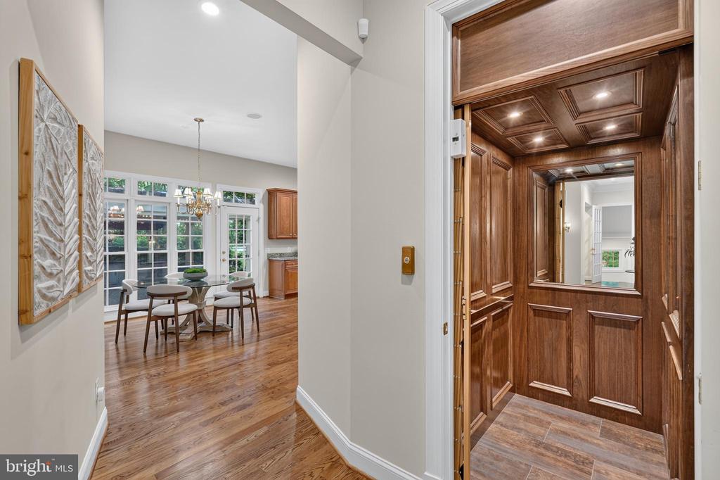 7834 MONTVALE WAY
