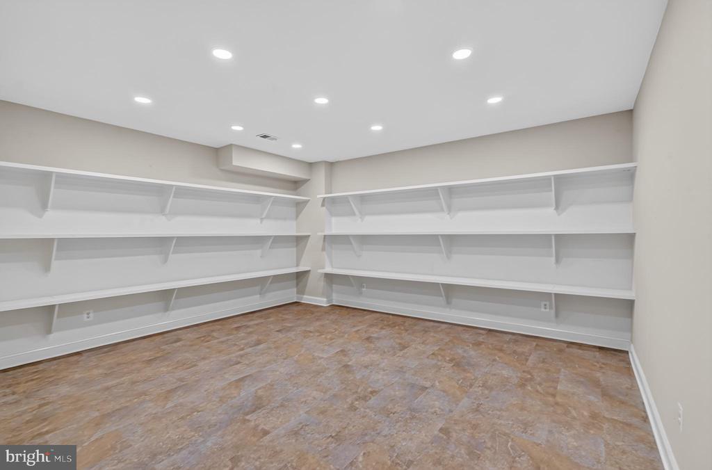 7834 MONTVALE WAY