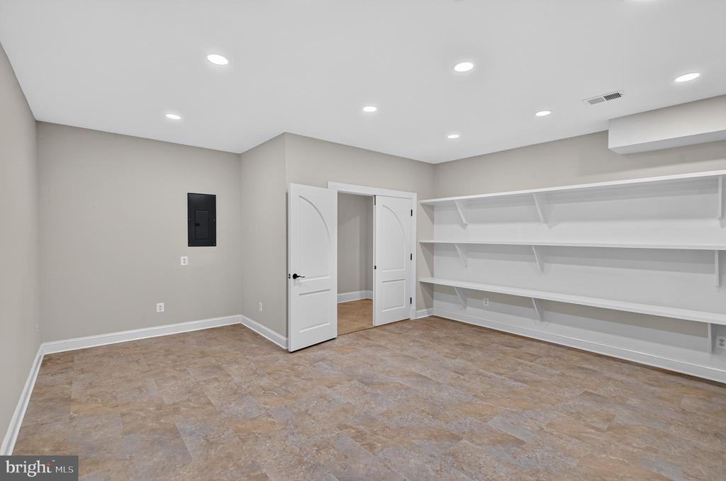 7834 MONTVALE WAY