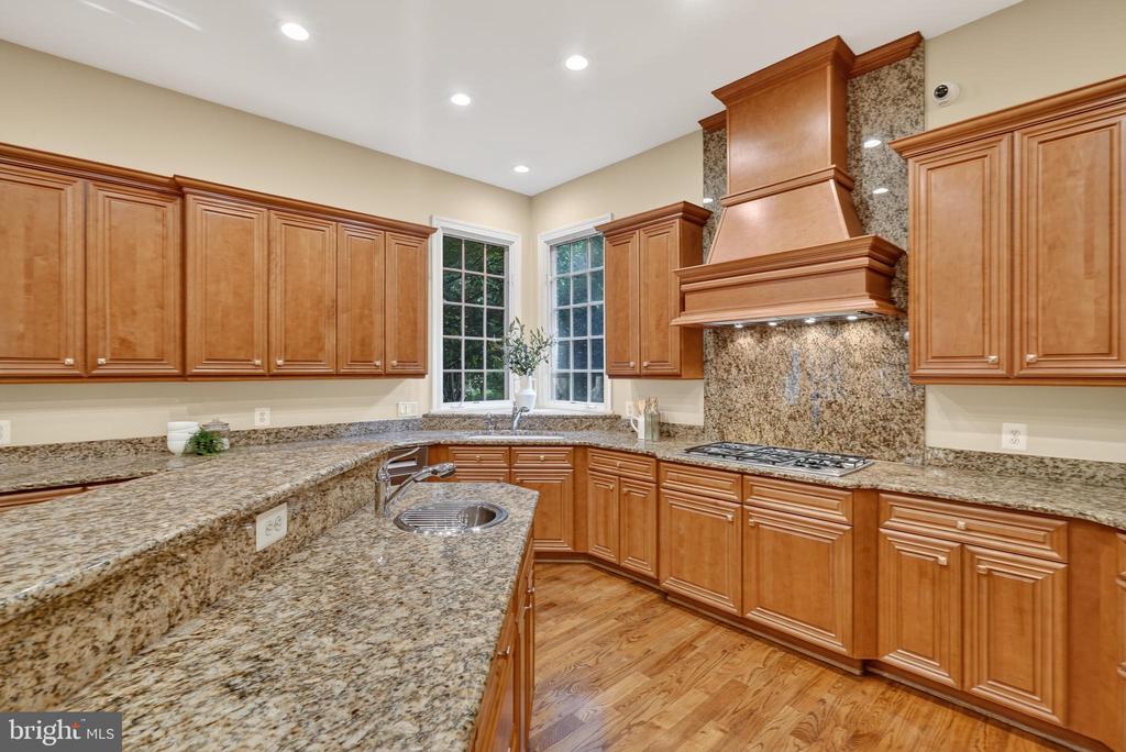 7834 MONTVALE WAY