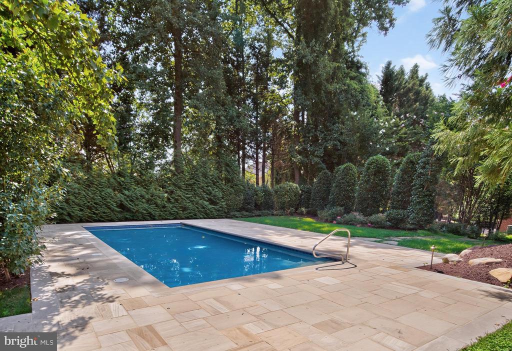 7834 MONTVALE WAY