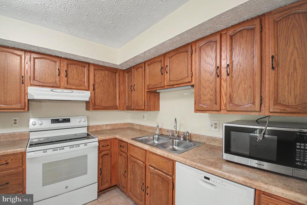 11510 UNDEROAK COURT