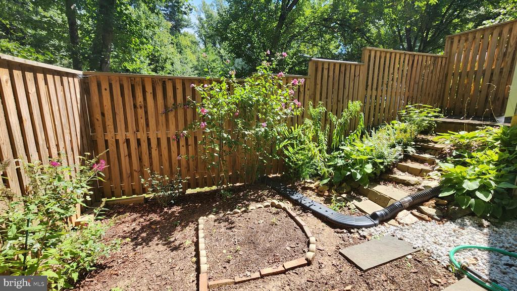 11510 UNDEROAK COURT