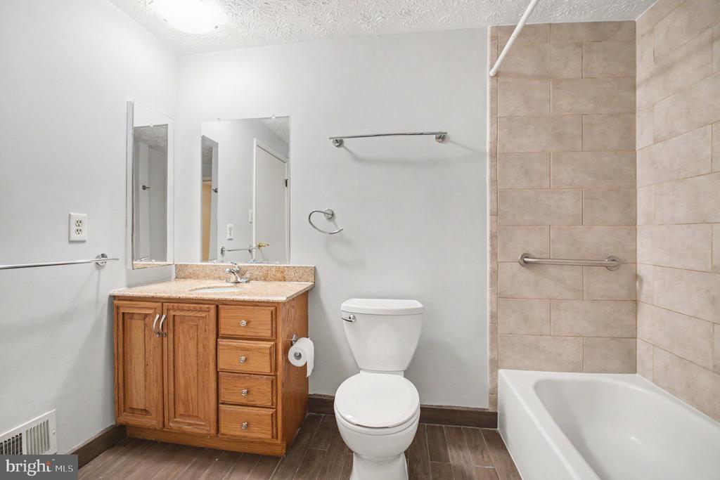 11510 UNDEROAK COURT