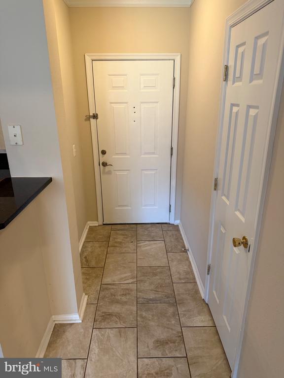 1530 SPRING GATE DRIVE Unit: 9104