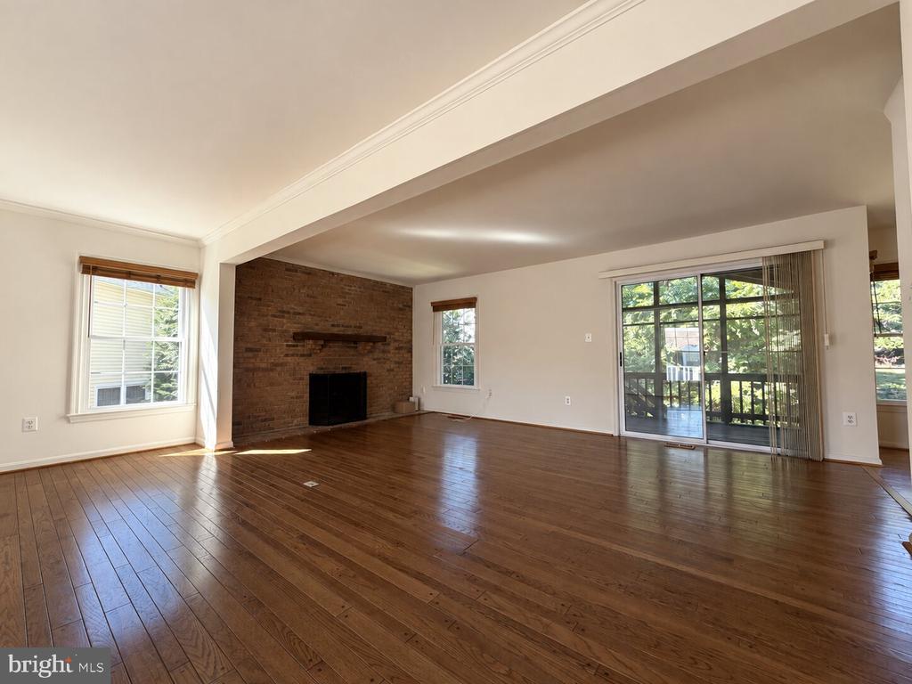 6214 FLORENCE LANE