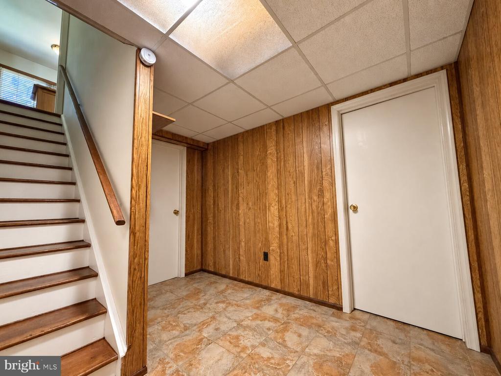 6214 FLORENCE LANE