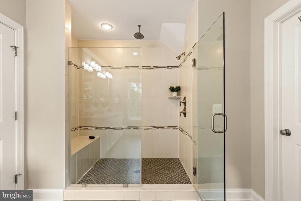 6203 CHAMPION OAK COURT